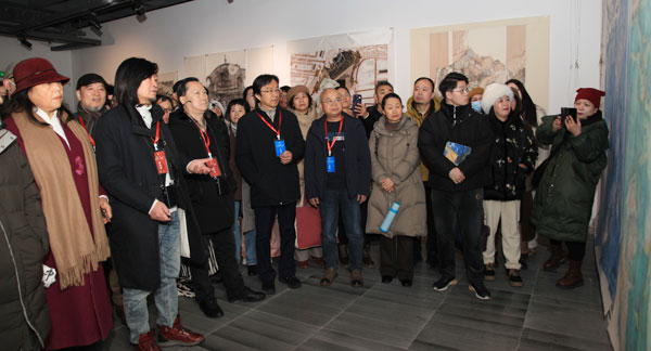 中国美术家协会组织专家到河南观摩指导第十四届全国美展作品创作