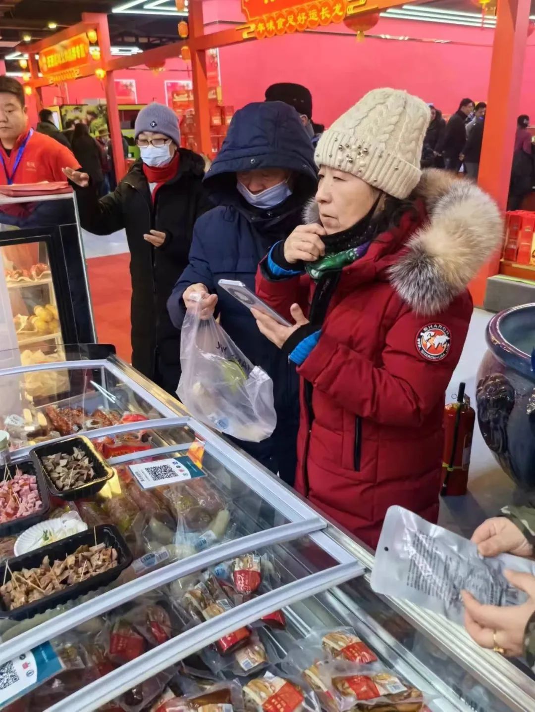 北京得利斯食品有限公司亮相新发地“年味食足 好运长龙”新春大集活动