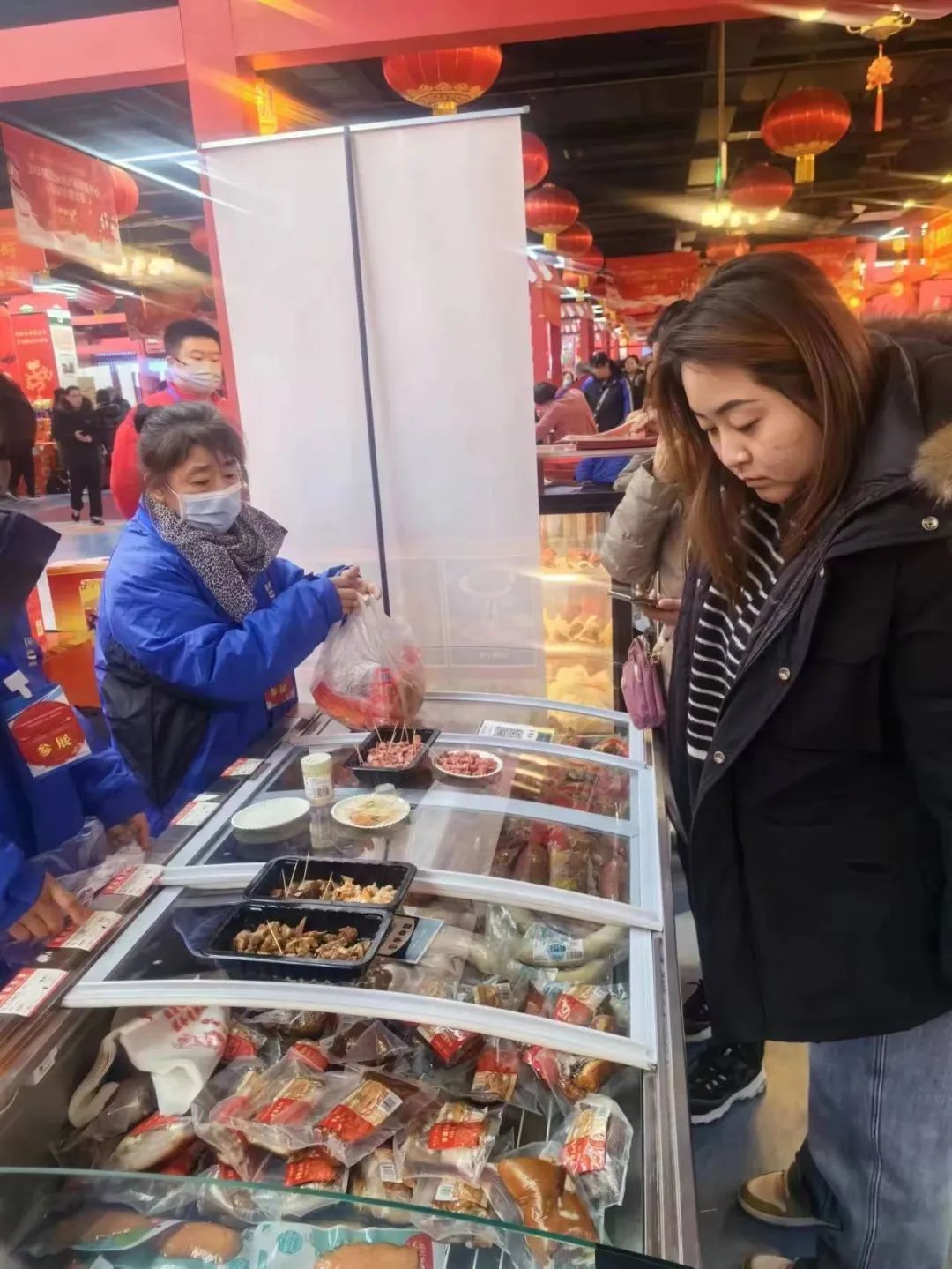 北京得利斯食品有限公司亮相新发地“年味食足 好运长龙”新春大集活动