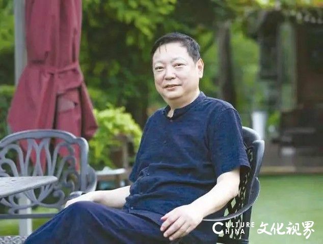 著名画家佘玉奇应邀出席“大美之春——2024美术界春节联欢会”