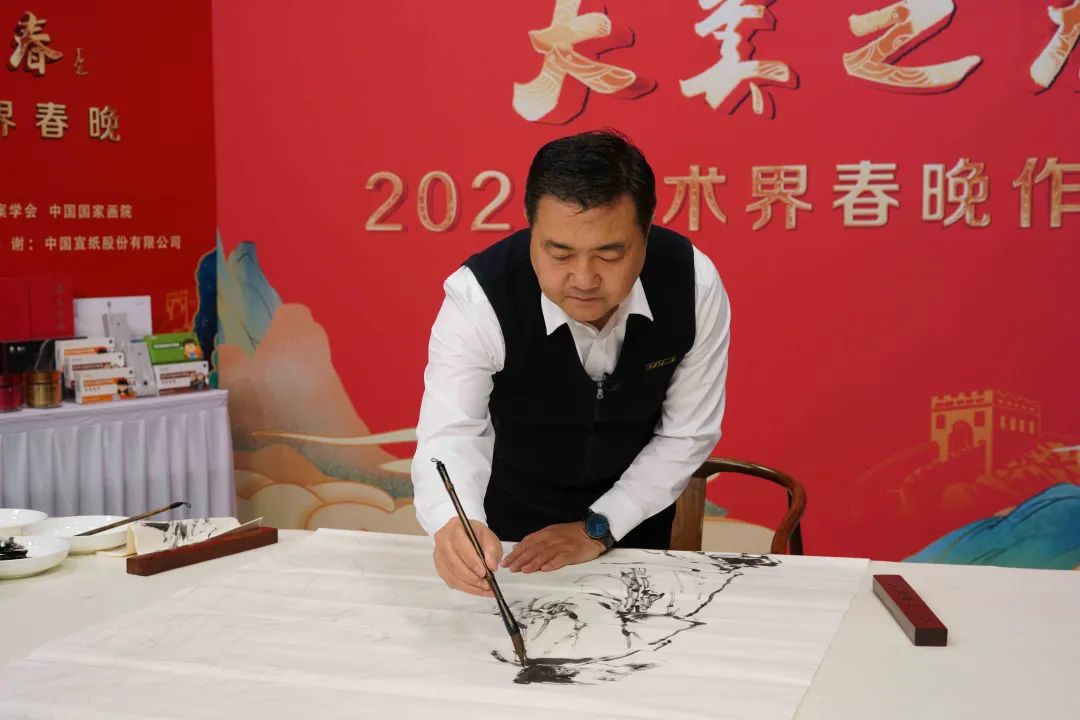 2024美术界春晚作品展播丨王利军《听松》：高士闲行，静听松风