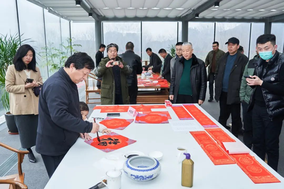 艺术惠风行动——甲辰迎新·名家送“福”雅集暨徐惠泉人物画写生作品展在苏州展出