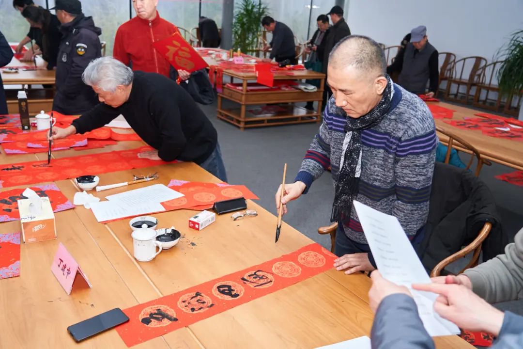 艺术惠风行动——甲辰迎新·名家送“福”雅集暨徐惠泉人物画写生作品展在苏州展出