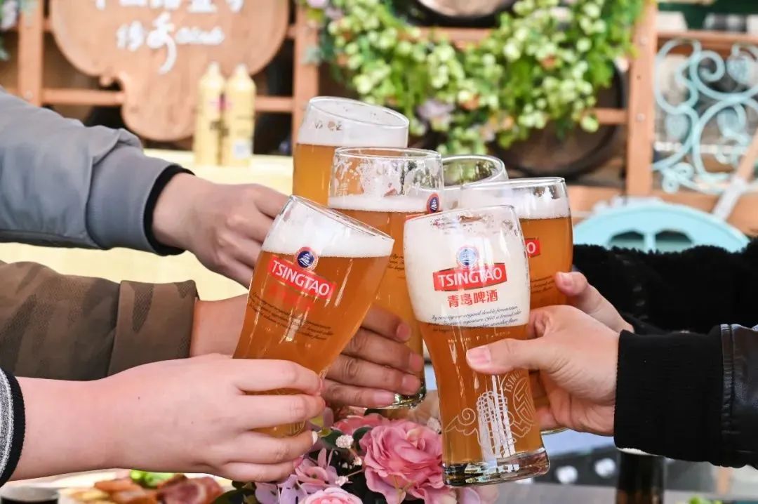 青岛啤酒荣获2023福布斯中国·出海全球化TOP 30“领军品牌”称号