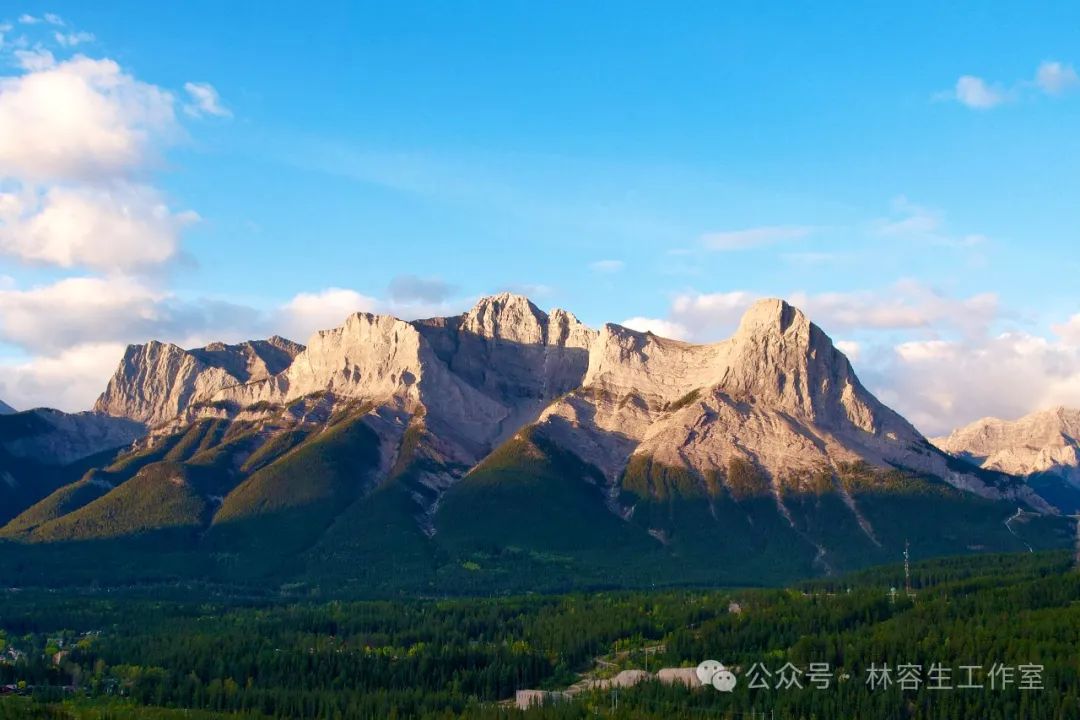 阅读山的故事，写下水的诗句——去年秋天，林容生写生加拿大班夫国家公园