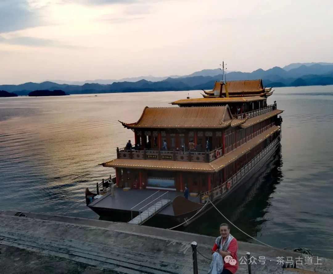 舒建新夜游杭州千岛湖，结束5000公里的春天探茶之旅