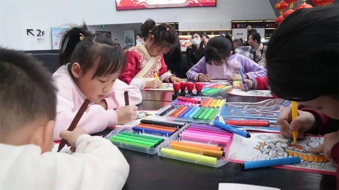 冬游济南 欢乐贺年 | 济南市美术馆（济南画院）举办“彩绘祥龙”闹新春活动