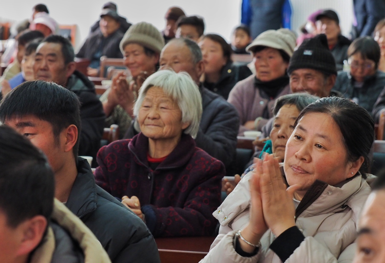 钱捍丨济南市吕剧院送戏上山，情满临沂九间棚