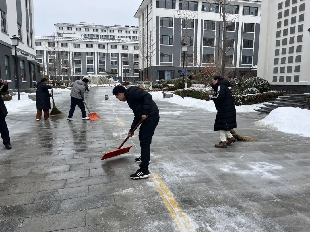 青岛宏远健康颐养中心丨无微不至做服务，凝心聚力筑温暖