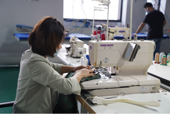 卡奥斯丨用数字化技术以柔制刚，助力纺织服装产业纤手巧织“新”间意