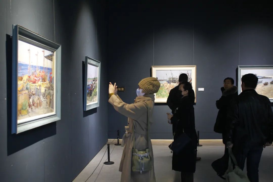 “路过世界——王嵬油画展”在大连隆重开幕