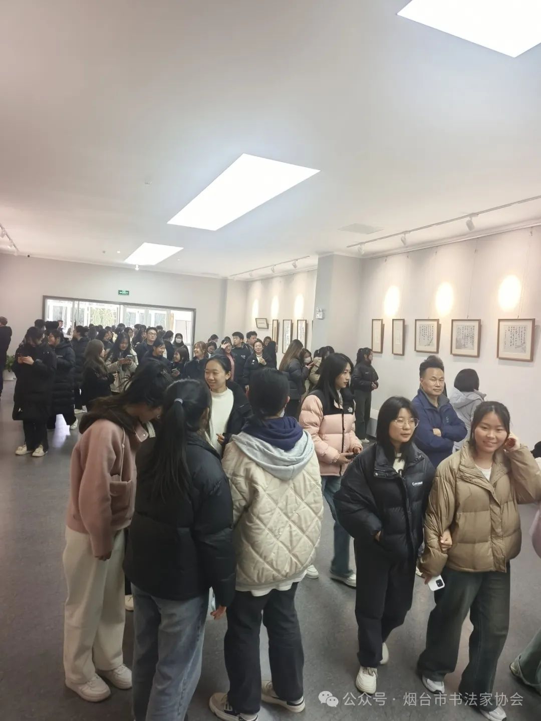 “强基工程”书法进校园——姜玉松书法篆刻展在烟台职业学院举行