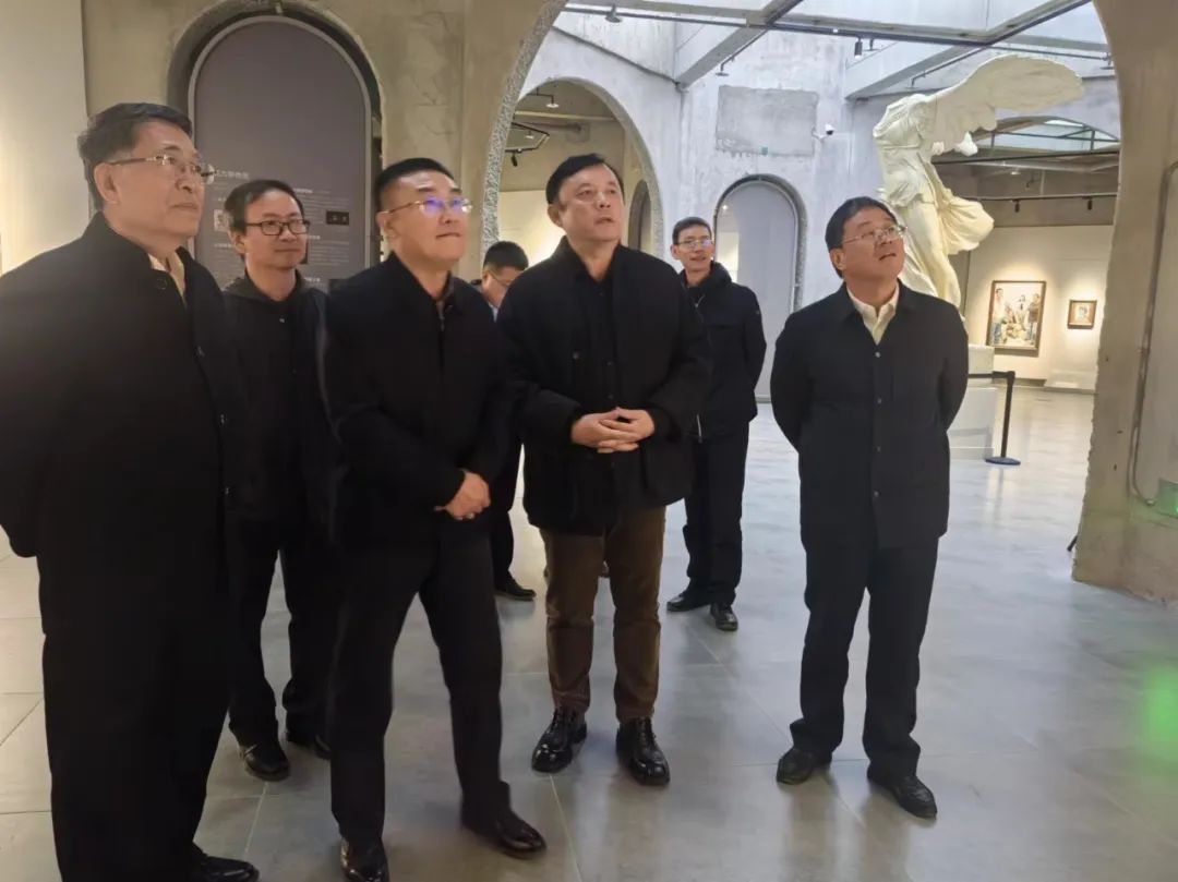 文化和旅游部副部长卢映川、中国艺术研究院院长周庆富一行到中国艺术研究院油画院调研并观展