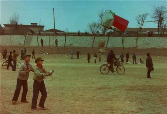 难忘1984年的4月1日 | 张宜：关于风筝的欢乐记忆