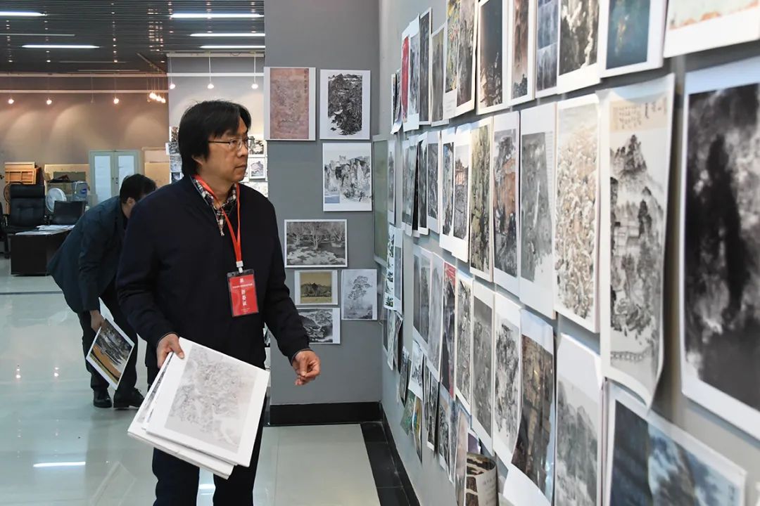 河南省第十四届美术作品展览初评工作会在郑州举行