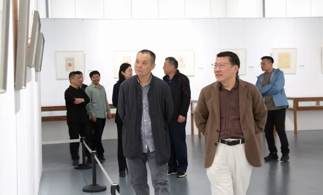 山东师范大学美术学院胡晓明、刘明波一行到山东画院开展学术交流活动