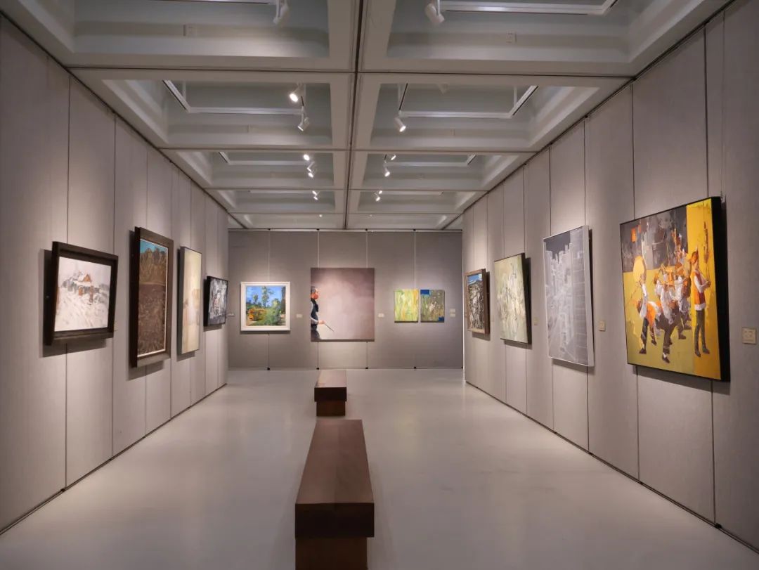 第三届中国写意油画双年展在吉林艺术学院开幕，展期至4月27日