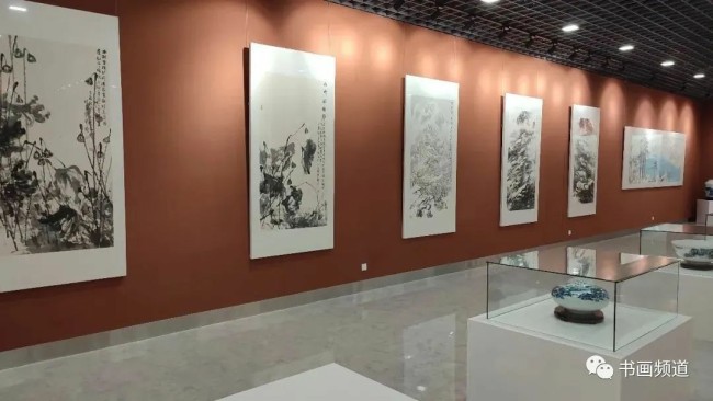 胡伟教授录制视频祝贺丁杰艺术馆成立三周年