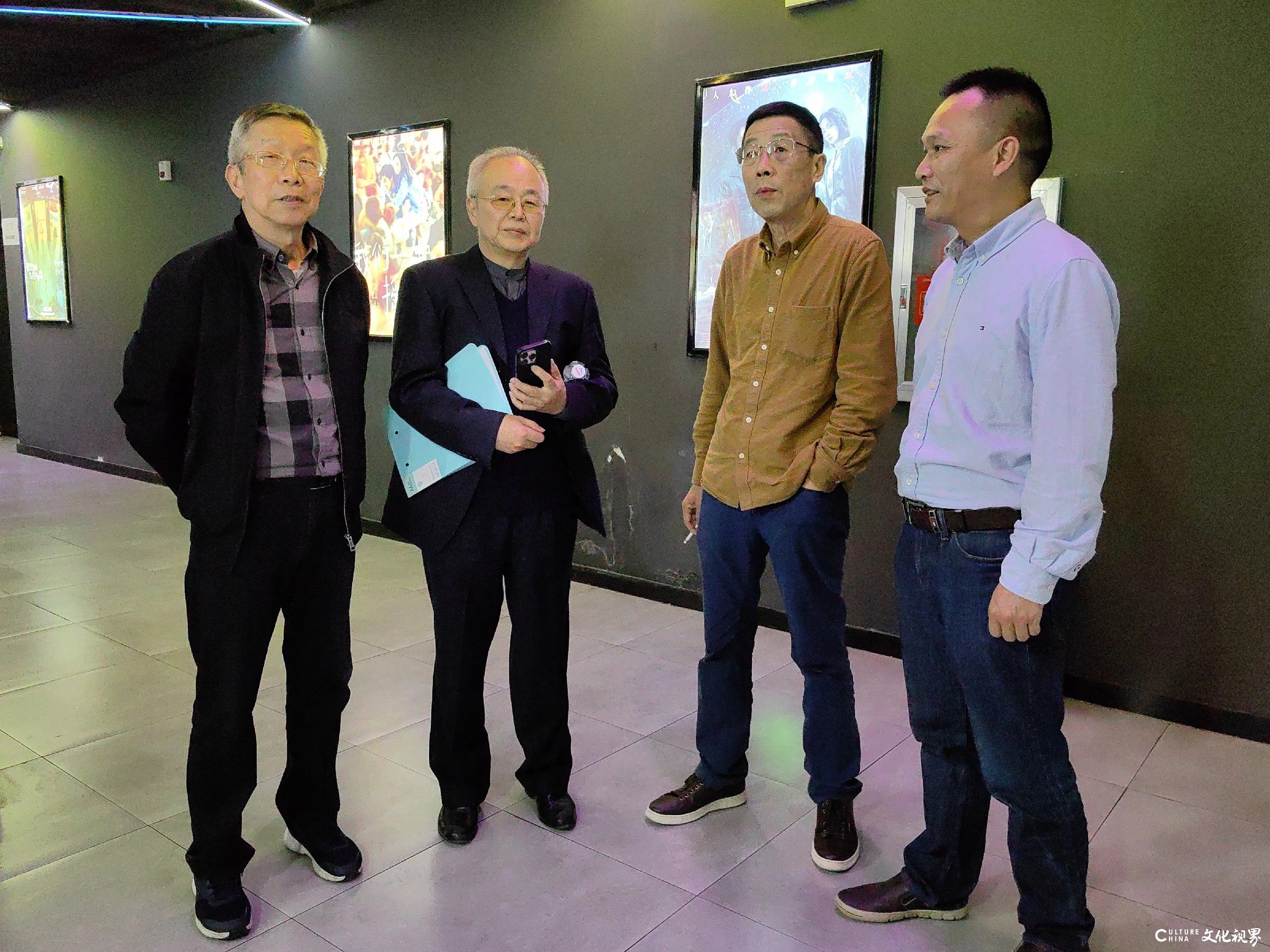 纪录片《画里画外——中国工笔画画家李乃蔚的筑梦历程》观摩会在武汉举办