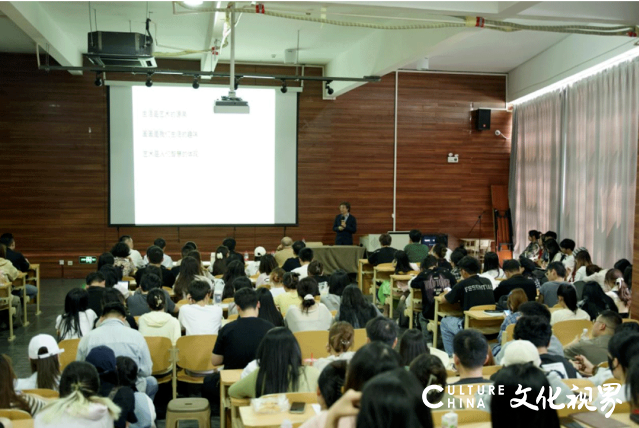 中国美术家协会副主席陆庆龙到贵州大学美术学院举办《绘画与生活》 专题讲座