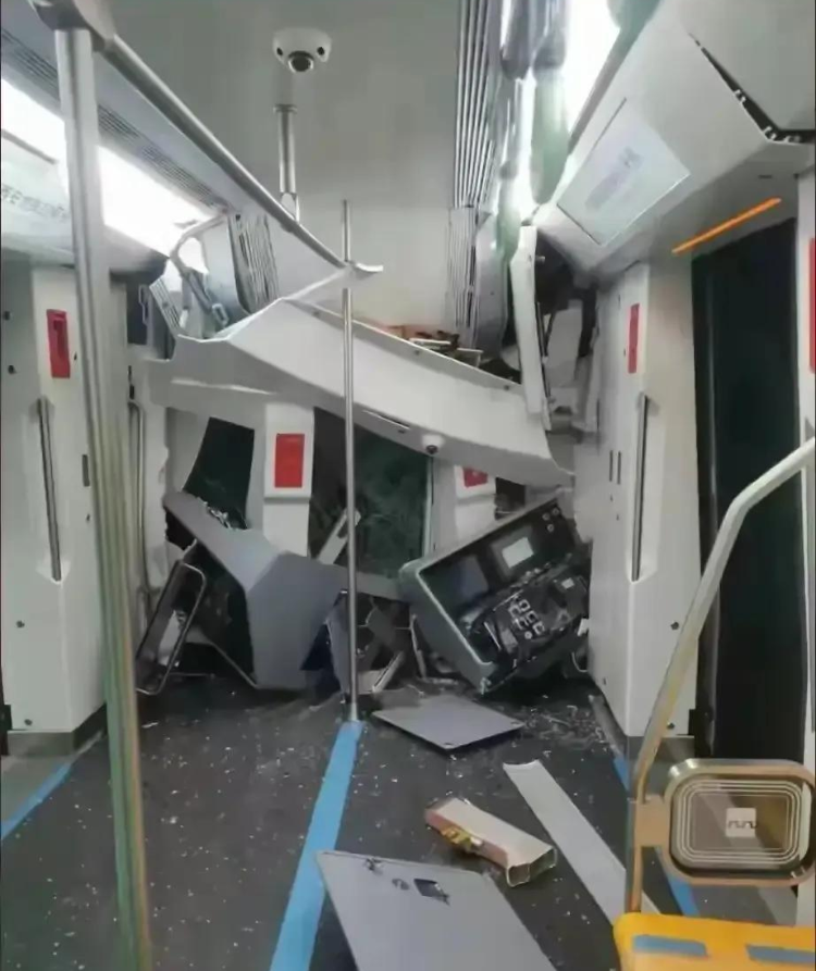 西安地铁10号线试车时发生事故，车头受损严重？多部门介入处理