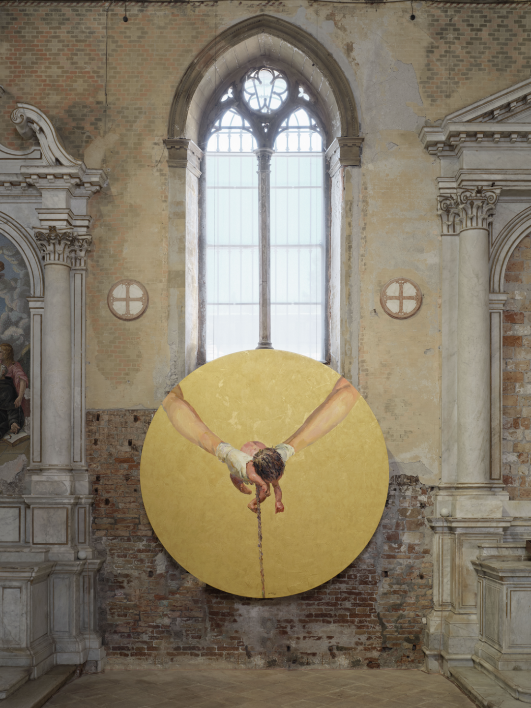 首次欧洲个展惊艳亮相威尼斯｜对话喻红：于“尘土中辗转”，进入生命与历史的终极问题
