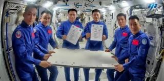 移交中国空间站钥匙，神十七航天员乘组就要回家啦