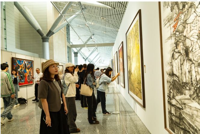 “深入基层·面向大众——中国民族美术双年展民族地区巡展”（贵州站）在贵阳开幕