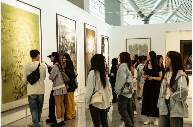 “深入基层·面向大众——中国民族美术双年展民族地区巡展”（贵州站）在贵阳开幕