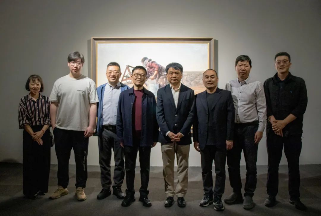 “走自己的路——李晓刚坦培拉展”在京开幕，展期至5月30日