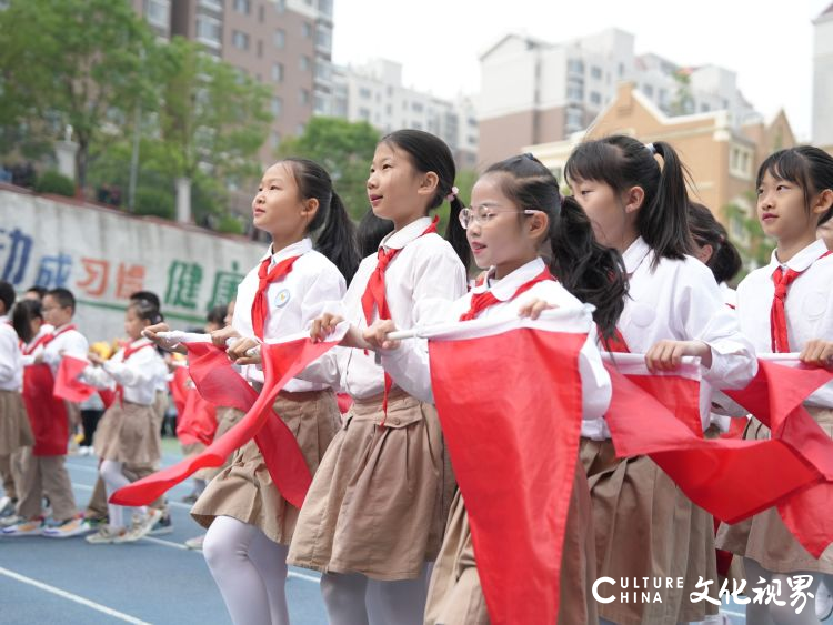 大手拉小手，幼小衔接户外走——童林堡勇敢小将走进济南奥龙小学