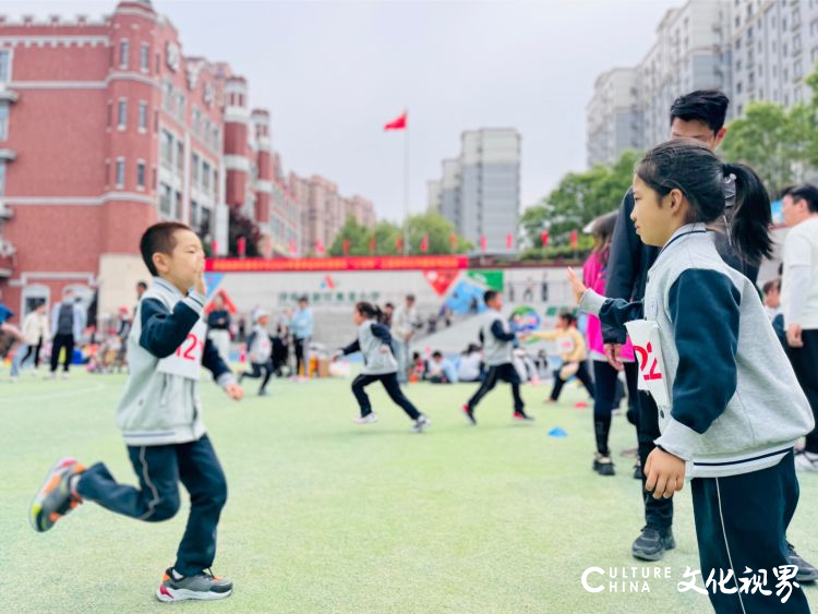 大手拉小手，幼小衔接户外走——童林堡勇敢小将走进济南奥龙小学