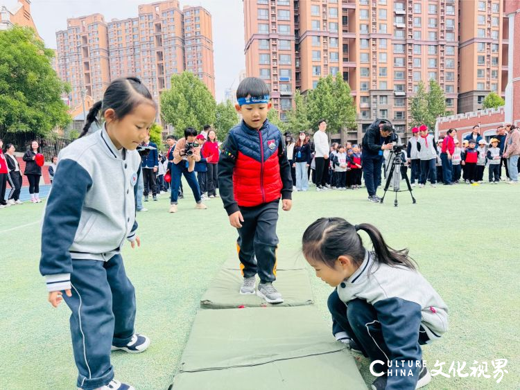 大手拉小手，幼小衔接户外走——童林堡勇敢小将走进济南奥龙小学