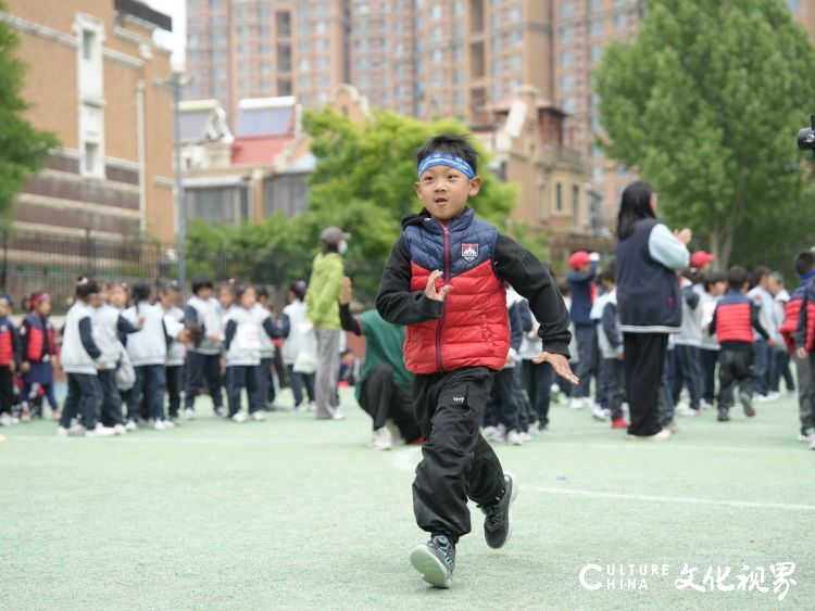 大手拉小手，幼小衔接户外走——童林堡勇敢小将走进济南奥龙小学