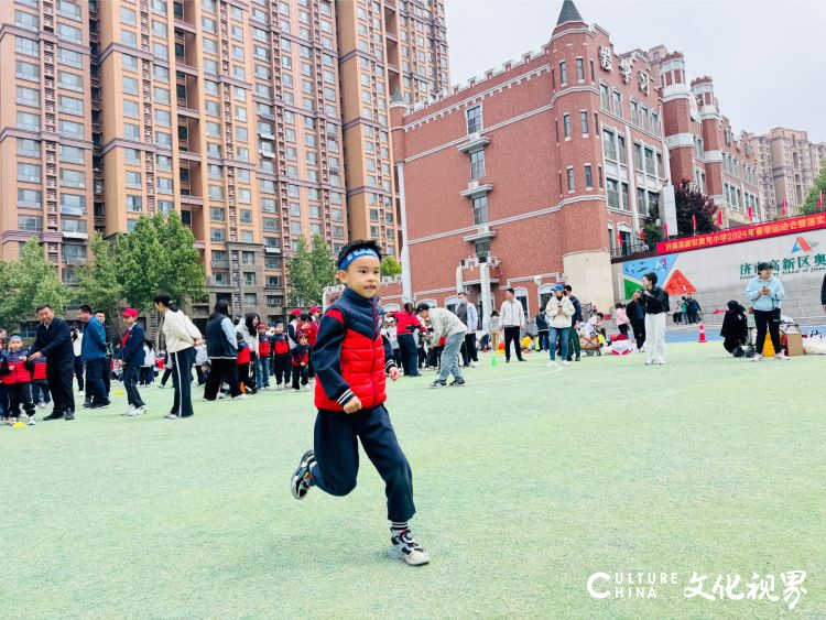 大手拉小手，幼小衔接户外走——童林堡勇敢小将走进济南奥龙小学