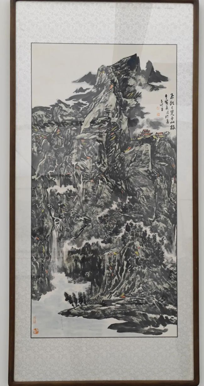 展出60余幅中国山水画作品，“弘美秦皇岛——第二届王界山师生写生作品展”开幕