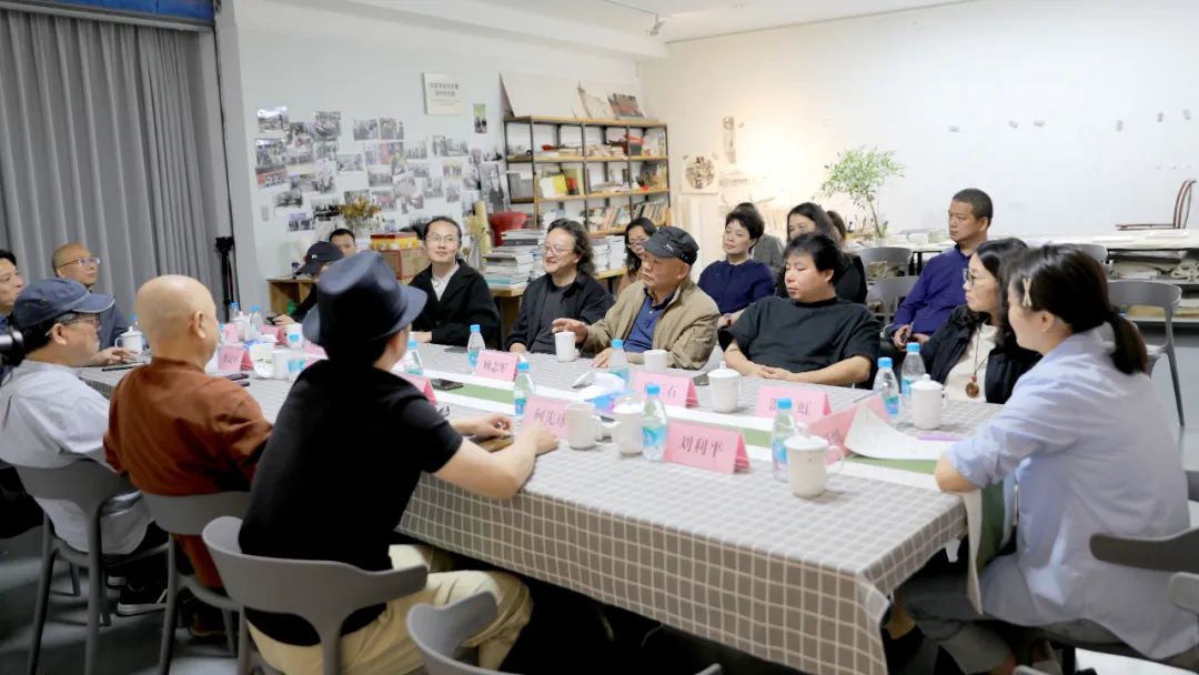 “日月同辉——清华大学美术学院陈辉教授水墨作品巡展（张家港站）”昨日在苏州张家港开幕，展期至6月12日