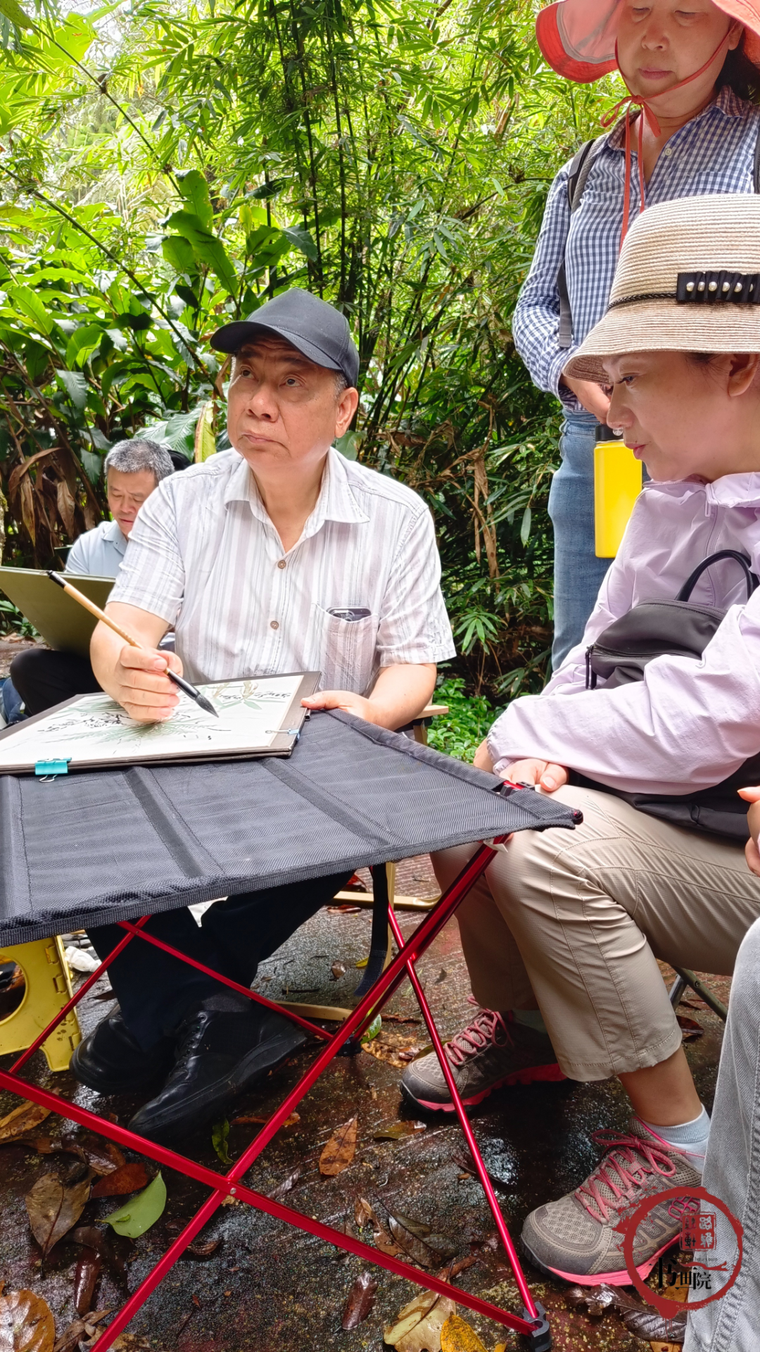 广州美术学院教授方楚雄、林淑然一行到吊罗山热带雨林国家森林公园创作写生