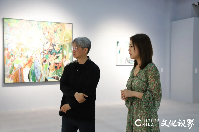 诗意与哲学、形式与意境的巧妙融合，“我爱你——闫平油画展”在京开幕，展期至7月19日