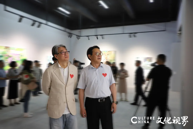 诗意与哲学、形式与意境的巧妙融合，“我爱你——闫平油画展”在京开幕，展期至7月19日