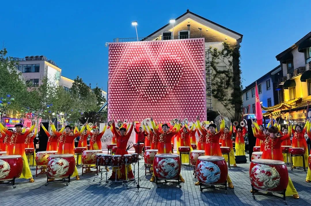 演出电影读书会……本周来印象济南·泉世界赴一场与初夏的约会吧！