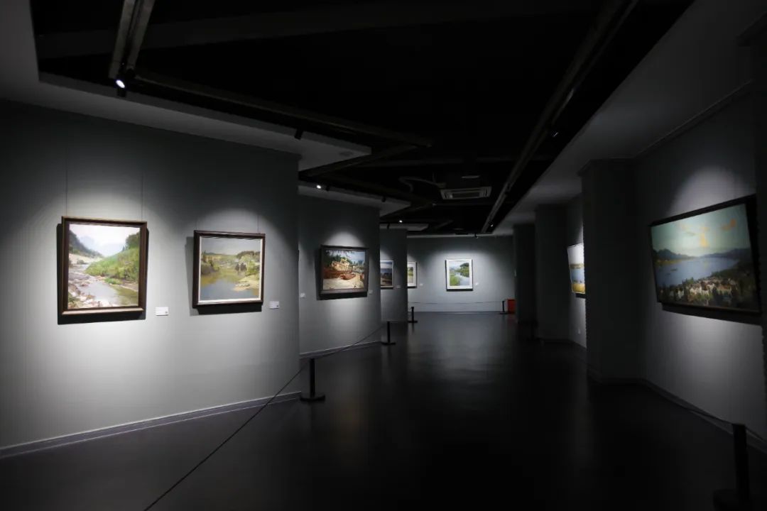 “人生风景——曲湘建油画作品展”昨日在无锡开幕，展览持续至6月14日