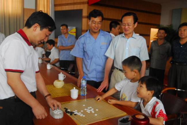 18年情缘终成正果——山东围棋队披上“玲珑轮胎” 新战袍，鲁军全新阵容今日亮相围甲