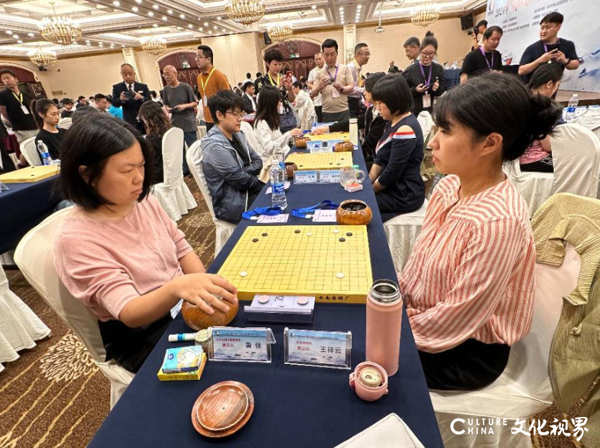 2024全国围棋锦标赛（团体）昨日在杭州开幕，山东女子军团旗开得胜打响冲甲第一炮