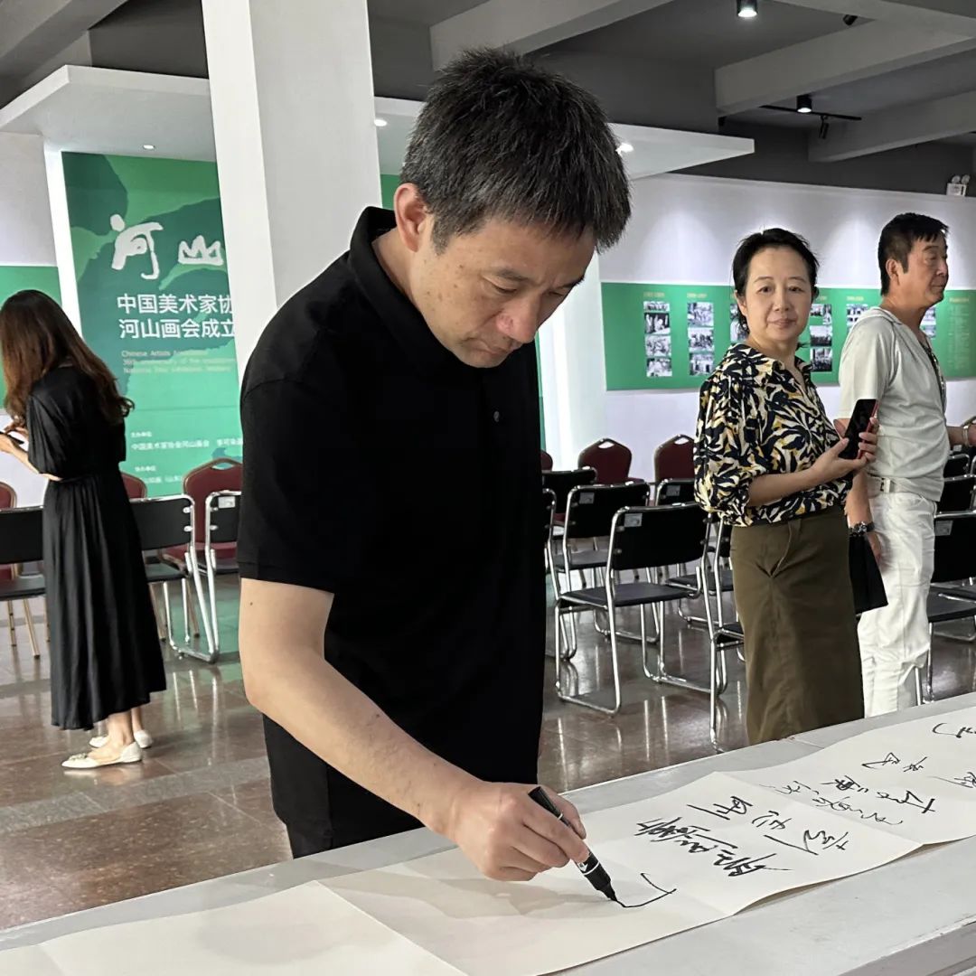 “河山如画图——中国美术家协会河山画会成立36周年全国巡展（武汉）”昨日在湖北省美术院美术馆开幕