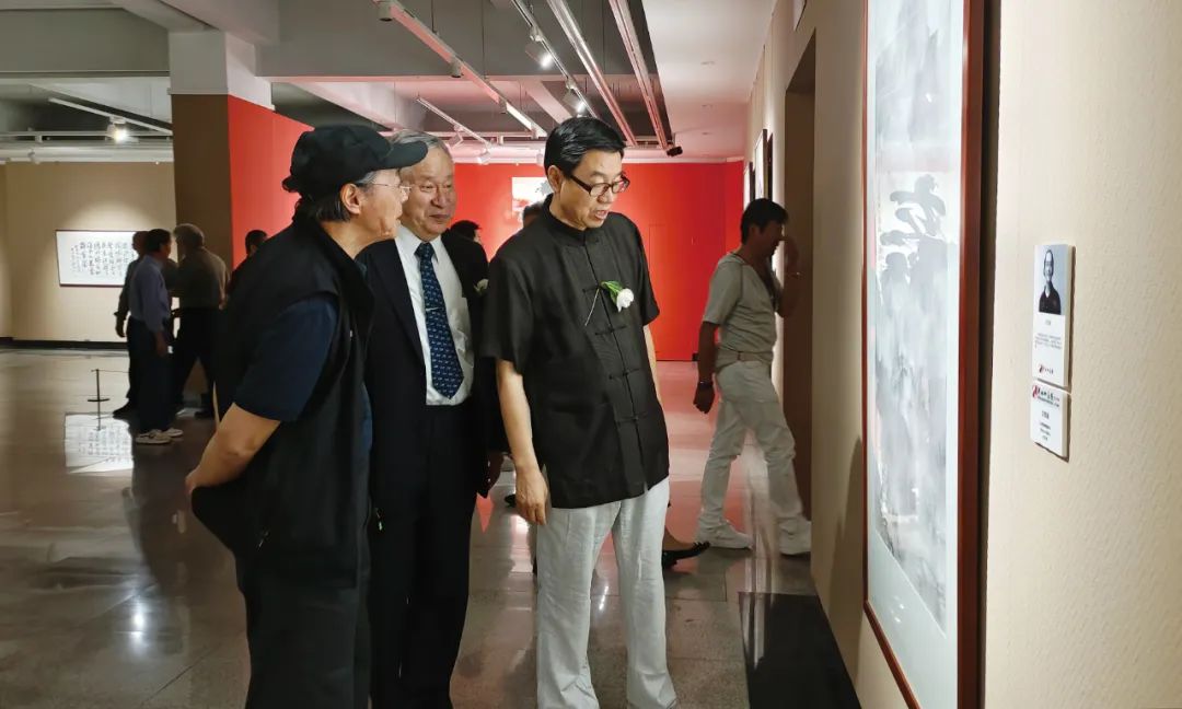 “河山如画图——中国美术家协会河山画会成立36周年全国巡展（武汉）”昨日在湖北省美术院美术馆开幕