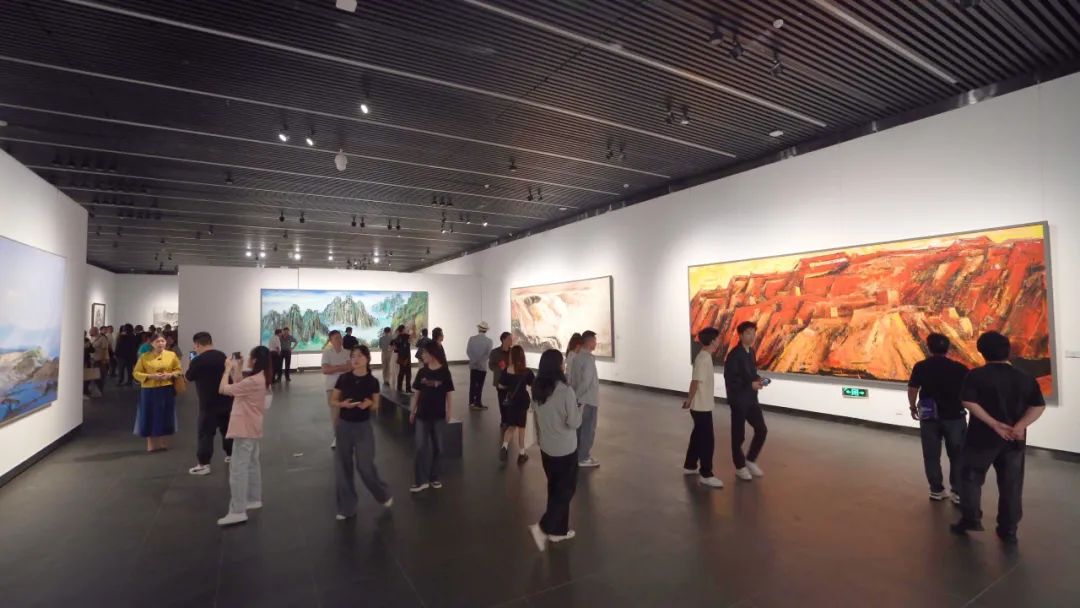 “丹青壮怀”徐里艺术作品展隆重亮相贵州美术馆，75件作品礼献建国75周年