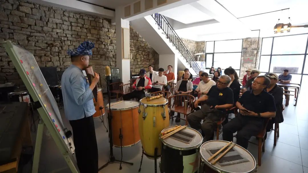 “丹青壮怀”徐里艺术作品展隆重亮相贵州美术馆，75件作品礼献建国75周年