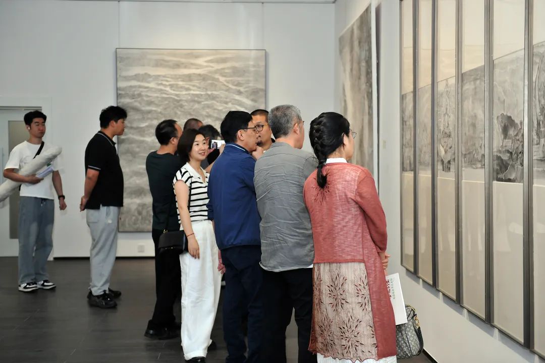 “圣迹刻墨——邓建强水墨艺术展”在湖南省画院美术馆开幕，展期至6月20日