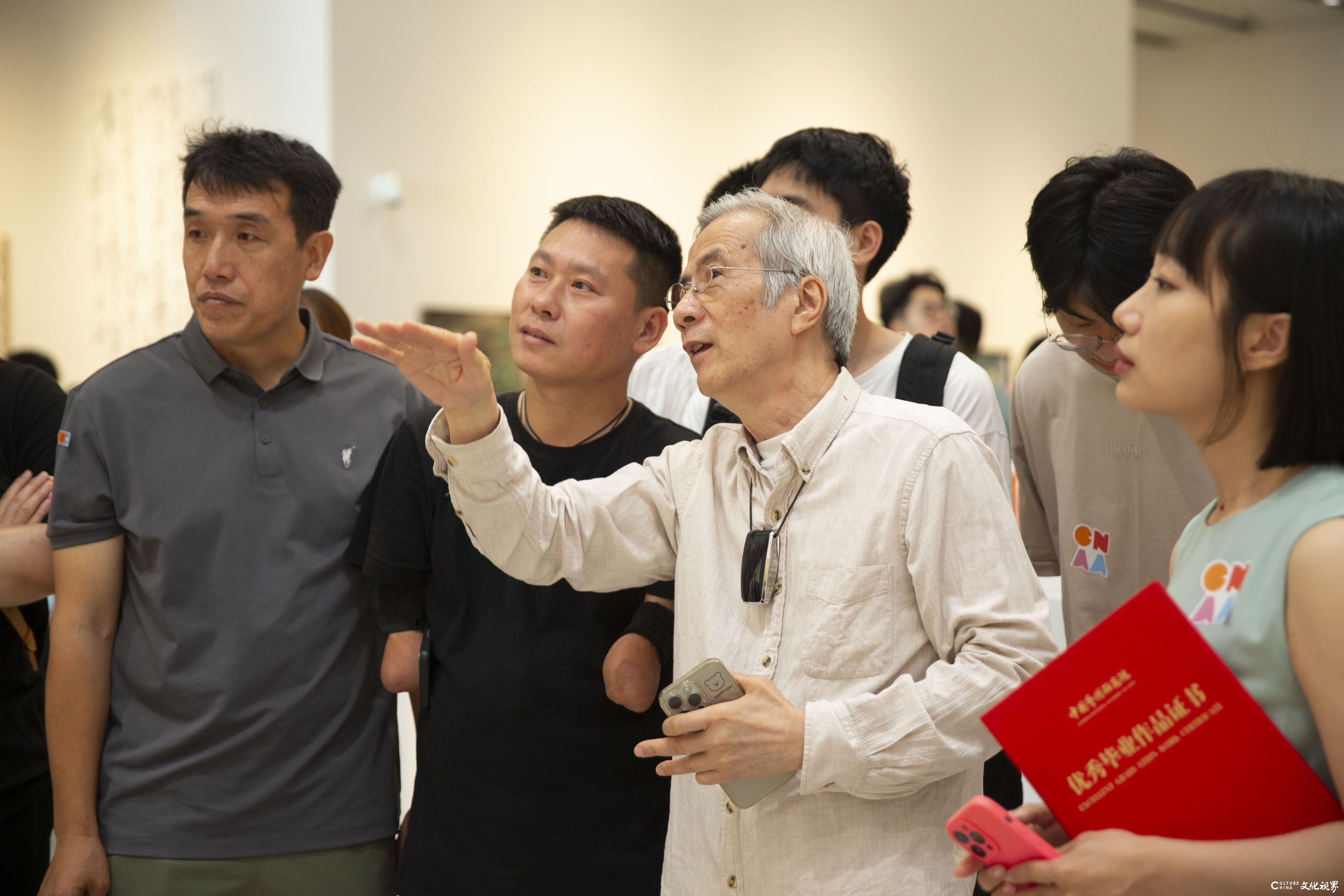 “观往·知来——中国艺术研究院2024届美术、设计研究生毕业作品展”在北京中国工艺美术馆开幕